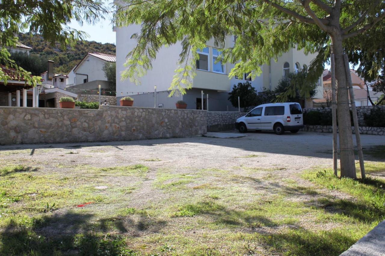 Apartments By The Sea Vinjerac, Zadar - 5811 ภายนอก รูปภาพ