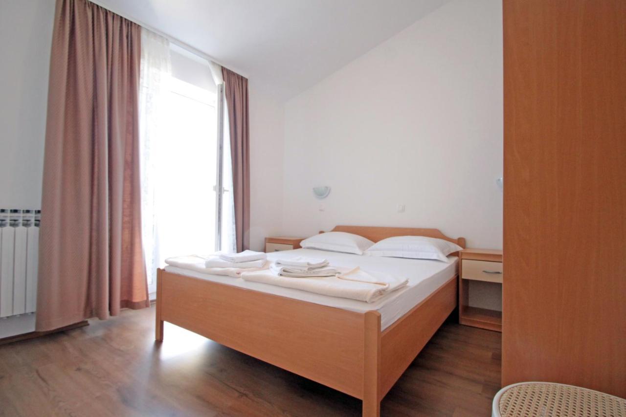 Apartments By The Sea Vinjerac, Zadar - 5811 ภายนอก รูปภาพ