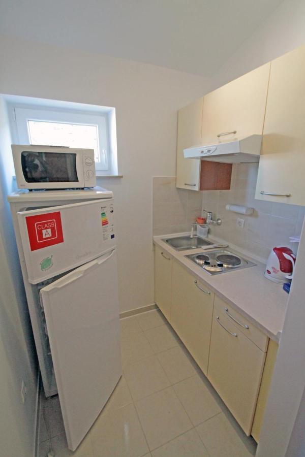 Apartments By The Sea Vinjerac, Zadar - 5811 ภายนอก รูปภาพ